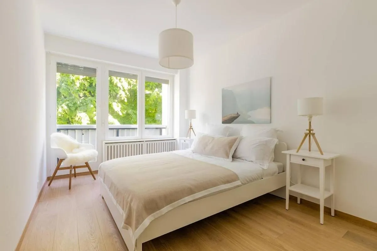 Luxurious 2Br Family Apartment - Champel Geneva