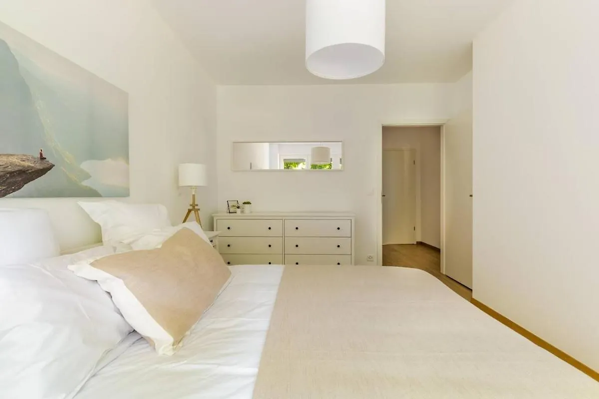 Luxurious 2Br Family Apartment - Champel Geneva 0*,  Switzerland
