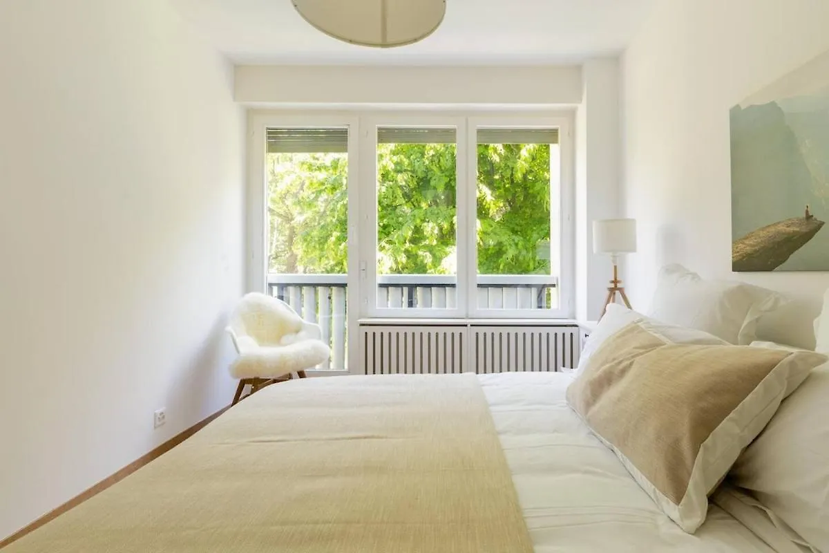 Luxurious 2Br Family Apartment - Champel Geneva