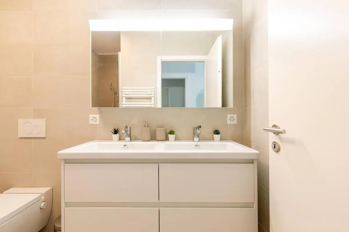 Luxurious 2Br Family Apartment - Champel Geneva