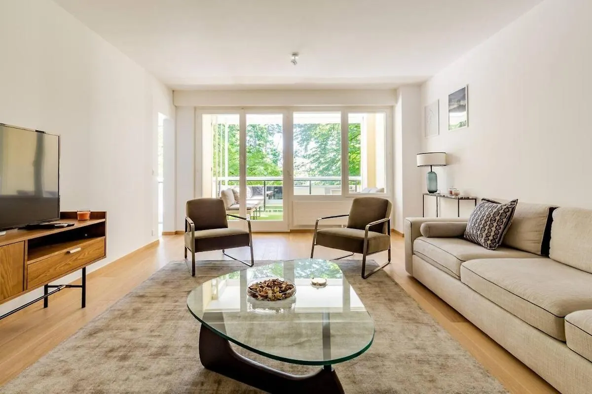 Luxurious 2Br Family Apartment - Champel Geneva 0*,