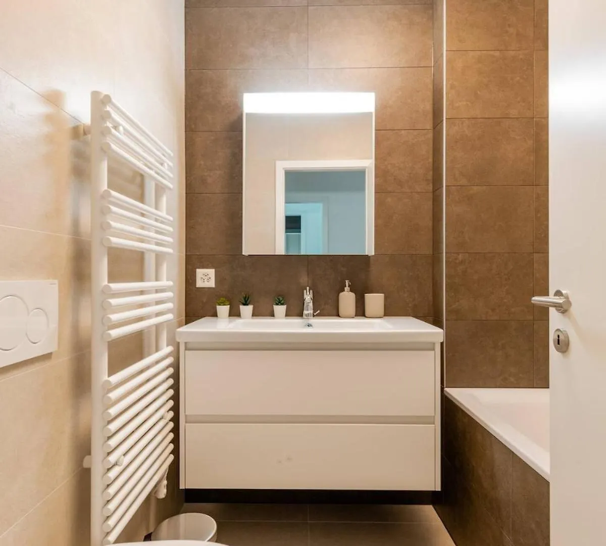 Luxurious 2Br Family Apartment - Champel Geneva Switzerland